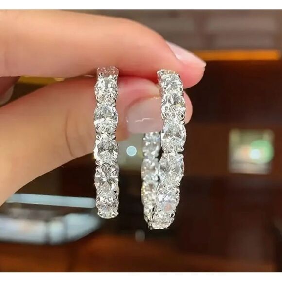 🌺 NEW sparkling CZ hoop earrings 🌺 - Picture 1 of 5